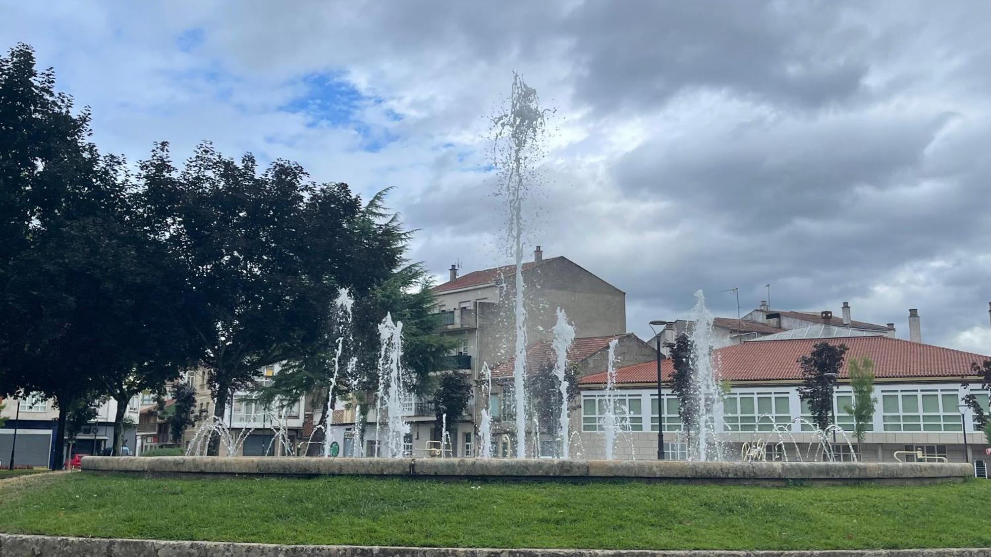 Piso Vacacional Familiar En Verín Buitenkant foto